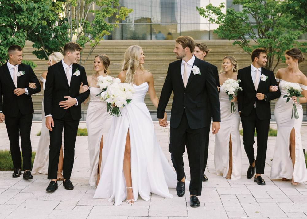 group of brides and grooms